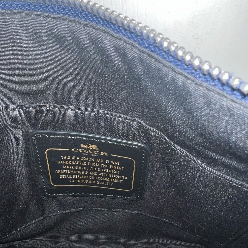 Coach metallic Carrie Crossbody bag with detachable strap and silver chain. Blue - Picture 2 of 7